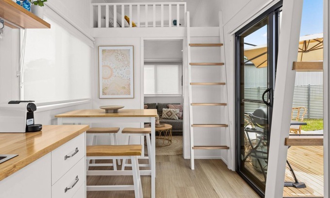Huskisson House | Husky Tiny Home by Experience Jervis Bay