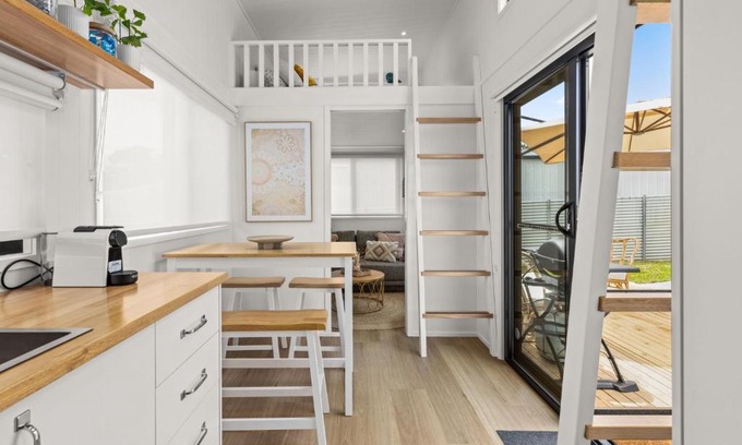 Huskisson House | Husky Tiny Home by Experience Jervis Bay