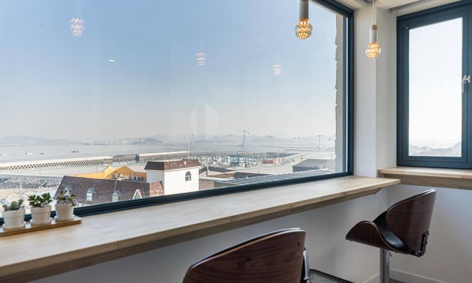 Hwaseong Hotel | Hwaseong Hotel Jebudo