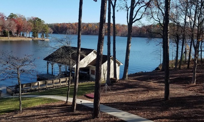 Semora House | Hyco Lake family getaway!! Fantastic VIEWS of LAKE.