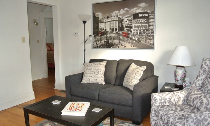 Hyde Park Apartment | Hyde Park Square Apt, 2min walk to dining/shopping, 6mi from dwtn