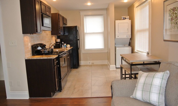 Hyde Park House | Hyde Park Square Jewel I , Great for families, ATP, weddings etc!