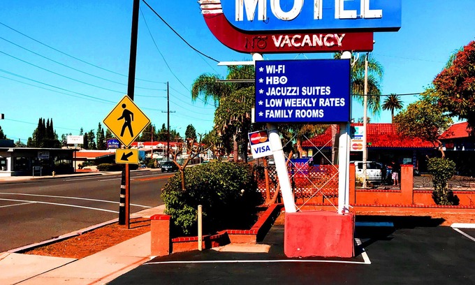 La Habra Hotel | Hyland Motel