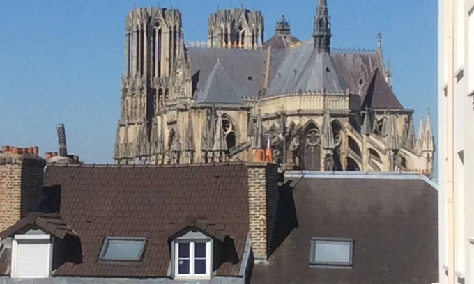 Reims City Centre Apartment | Hyper center near cathedral calm, comfortable and functional