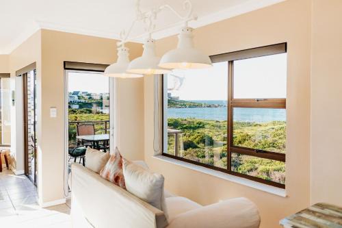 Britannia Bay House | Hypnotic Beach House