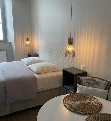 Bagneres-de-Bigorre Apartment | Hysope : Studio aux couleurs toutes douces !