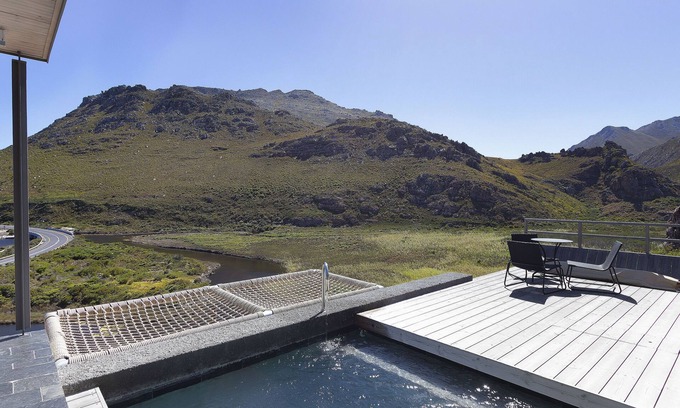 Rooiels House | Hytte Riverview - Two Bedroom House, Sleeps 4