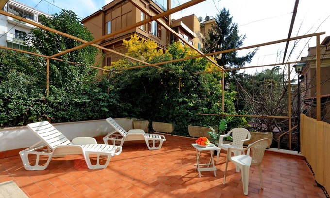 San Giovanni House | I Pini di Roma - Rooms & Suites