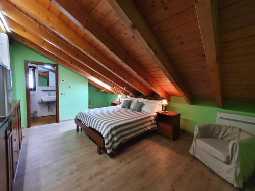 Carate Urio Apartment | I Scalitt by Quokka 360 - Como Lake typical house in the fishing village