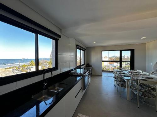 Itapoa Apartment | IA01- 3 Quartos| 3 Banheiros| Vista Mar| Churrasq.