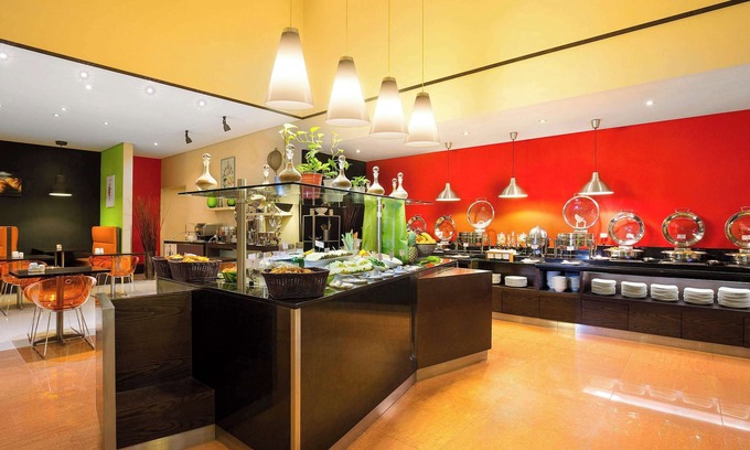 Al Muraqqabat Hotel | ibis Al Rigga