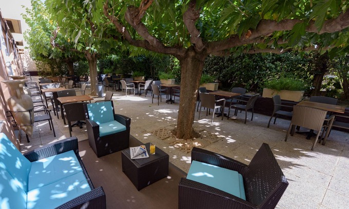 Avignon Hotel | ibis Avignon Centre Pont de l'Europe