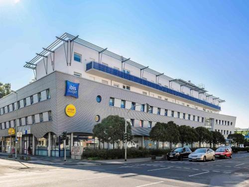 Duissern Hotel | ibis budget Duisburg City am Innenhafen