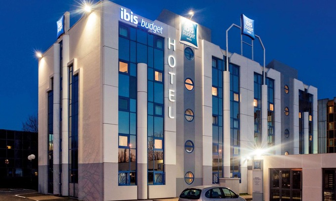Grigny Hotel | ibis budget Grigny Centre