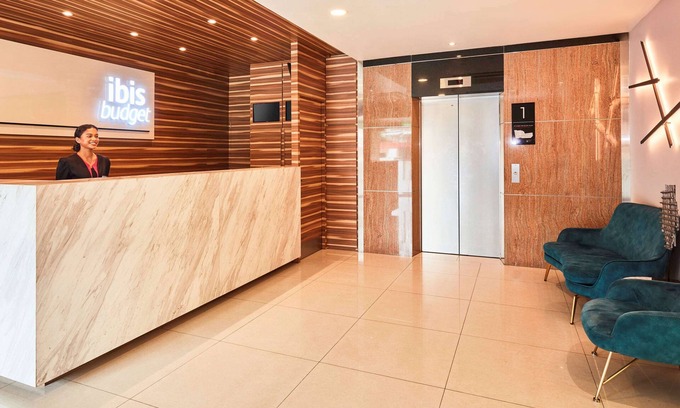 Geylang Hotel | ibis budget Singapore Crystal