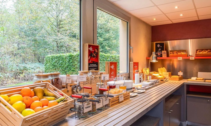Jouy-en-Josas Hotel | Ibis Jouy en Josas Velizy