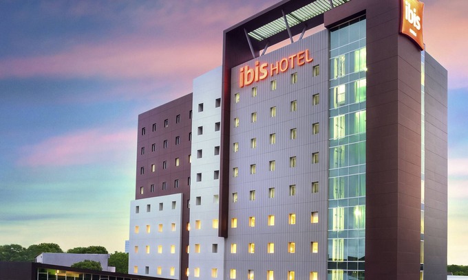 Losari Hotel | ibis Makassar City Center