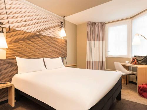 Saint-Vincent-de-Paul Hotel | ibis Paris Gare du Nord Château Landon 10ème
