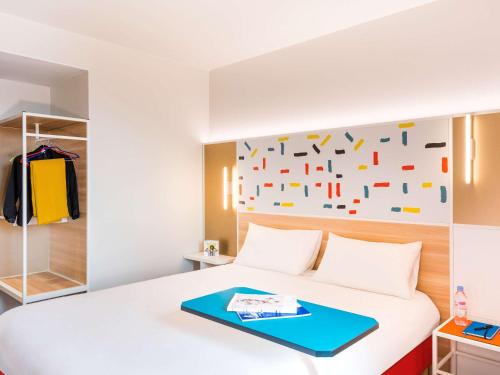 Guyancourt Hotel | ibis Styles Guyancourt Versailles