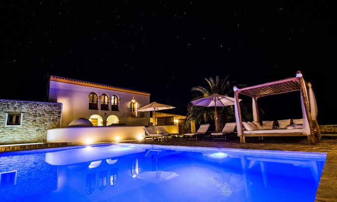 Sant Joan de Labritja Cottage | Ibizan house with garden, pool and outdoor jacuzzi.