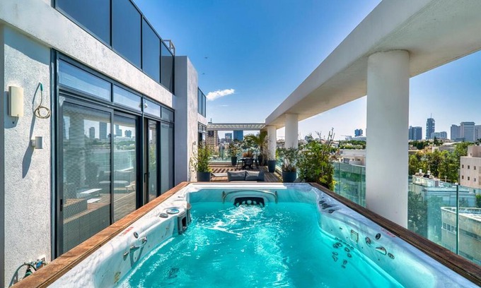 Tel Aviv City Center Apartment | Ibn Gvirol Palace