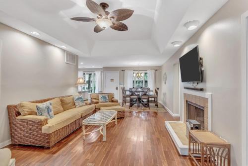West Beach House | IC55: 55 Inlet Cove