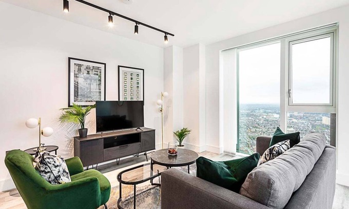 East Acton Apartment | Icon Tower Flat IX