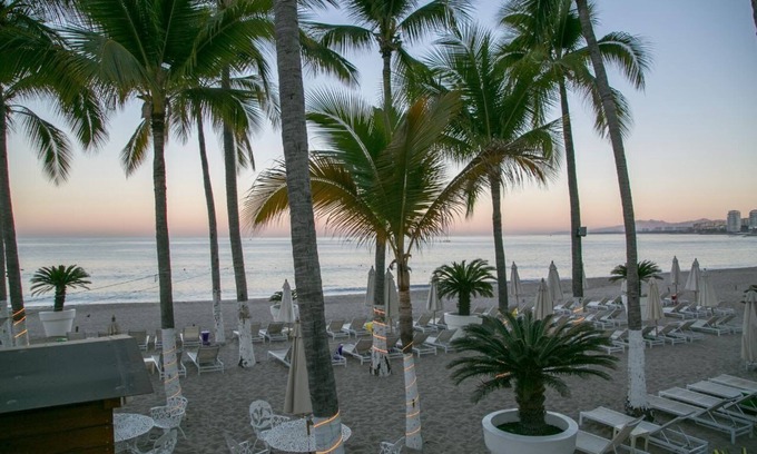 North Hotel Zone Resort | Icon Vallarta