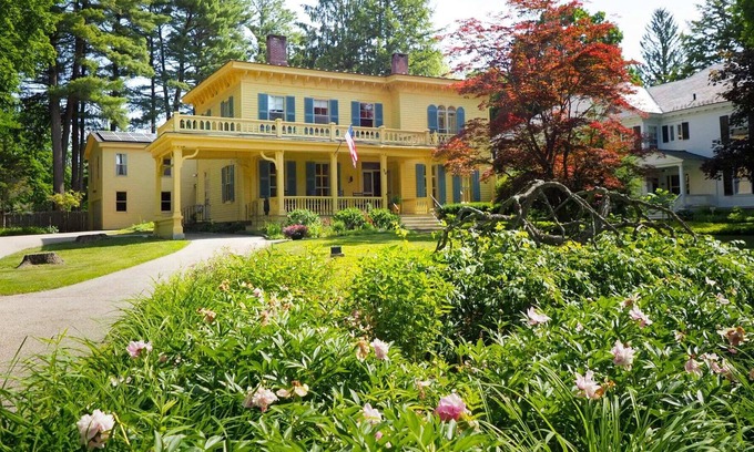 Stockbridge House | Iconic Historical Downtown Stockbridge, Sleeps 15