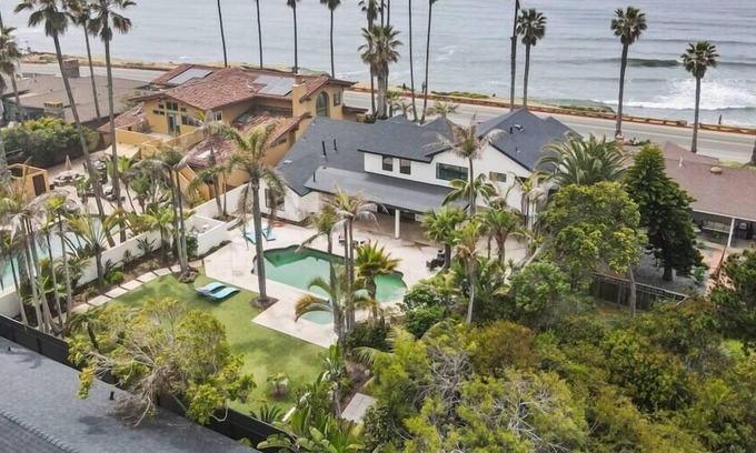 Sunset Cliffs House | Iconic Sunset Cliffs Escape!