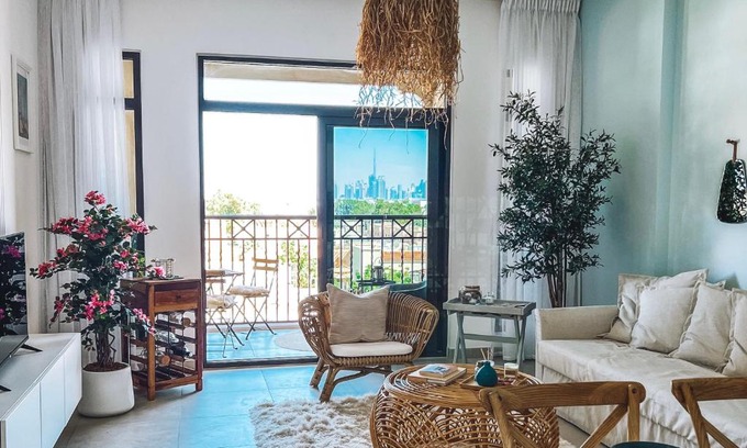 Umm Suqeim 3 Apartment | Iconic Views Apt With Balcony Close to the Beach