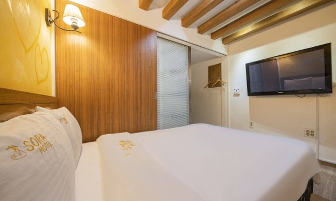 Sinchon-dong Hotel | Idae Sora