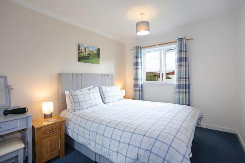 Leith Apartment | Ideal Central Edinburgh location with free on-site private parking