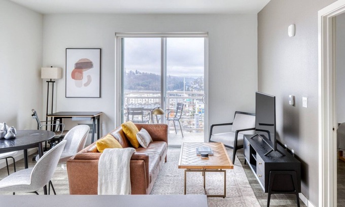 Yesler Terrace Apartment | Ideal First Hill 1BR w/ Gym, Roof & Lounge, nr Pioneer Sq, by Blueground