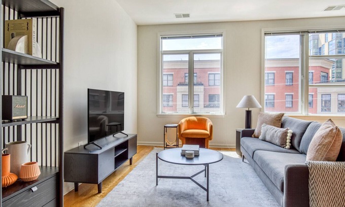 The Heights Apartment | Ideal Hoboken 2BR w/ Gym, W/D & Elevator, near Waterfront, by Blueground