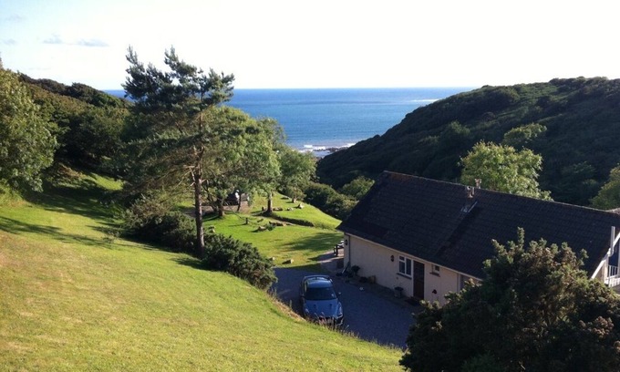 Crynant House | Ideal location for families who like sandy beaches and dramatic coastal scenery