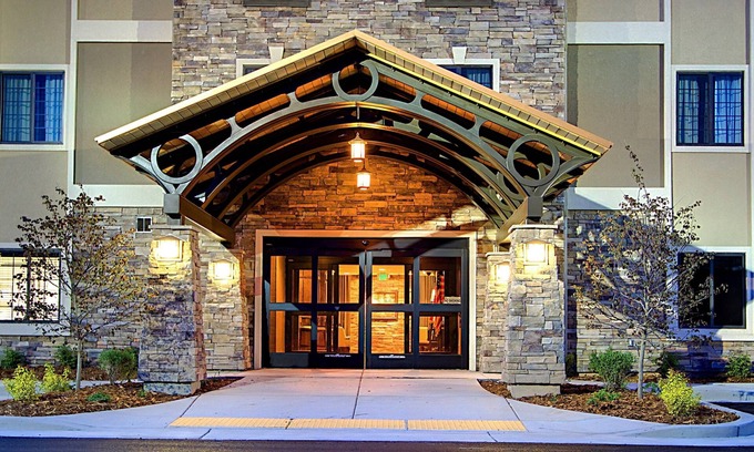 West Valley City Condo | Ideal Location! Free Breakfast Buffet. Pool, Hot Tub & Waterslide. Near Salt Palace Convention Center!