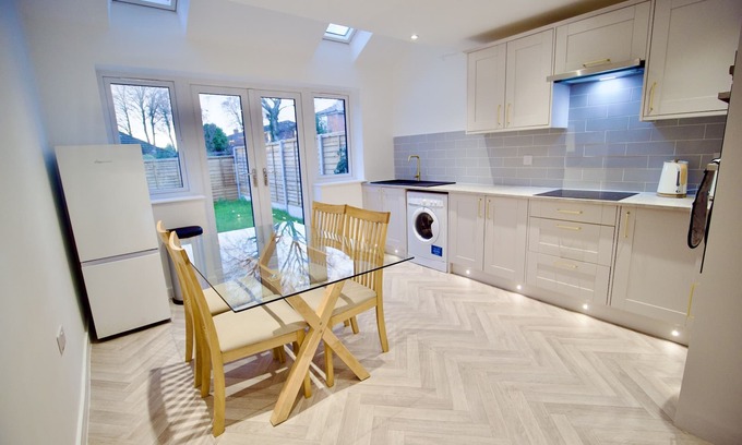 Radcliffe House | Ideal lodgings in Radcliffe House