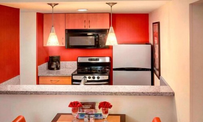 Westborough House | Ideal Mix of Value, Comfort and Convenience! Free Parking, Pets Allowed, Pool