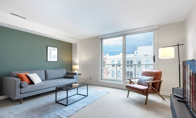 Penn Quarter Apartment | Ideal Penn Quarter 1BR w/ Gym, W/D, Pool, near Metro, by Blueground