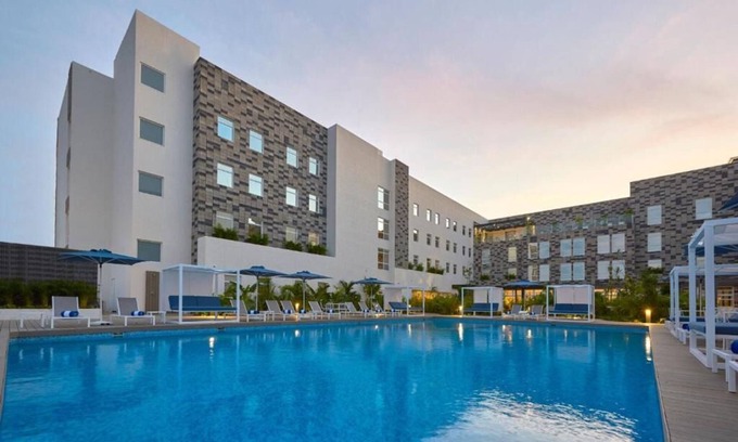 Benito Juarez Apartment | Ideal Stopover Suite w/Kitchenette & Breakfast l Near Central Cancún Sights