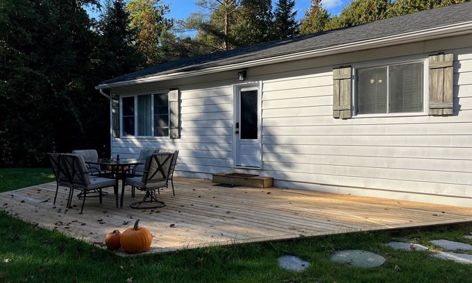 Sauble Beach Cottage | Ideally Located Private Family Cottage Steps to the Beach and Downtown
