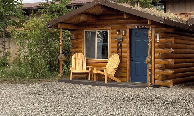 Tok Cabin | Iditarod Cabin-Modern Comfort in the Last Frontier (For families or casual travelers)