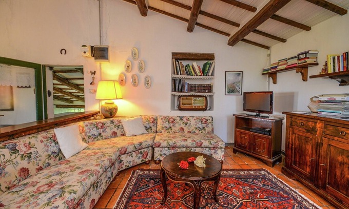 Montefiore Conca Cottage | Idyllic Countryside Stay with Garden