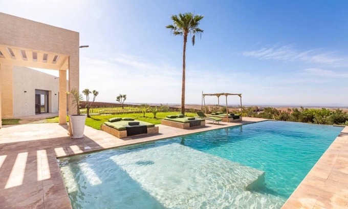 Riad Zitoun Jdid Villa | Idyllic high-end luxury villa with swimming pool and daily cleaning, no neighbors