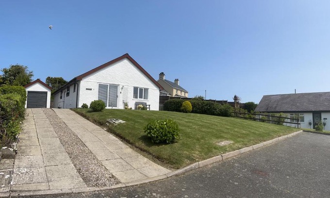 Mynytho House | Idyllic holiday near Abersoch