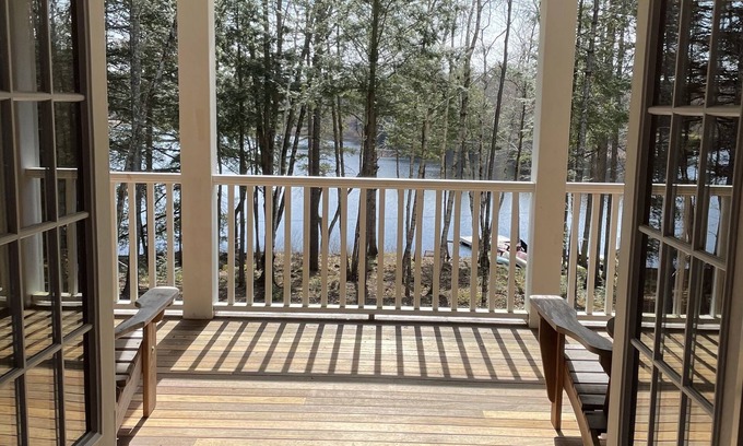 Waldoboro Cabin | Idyllic Post & Beam Cottage On Quiet Fresh Water Lake