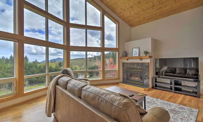 Port Angeles House | Idyllic Retreat ~ 20 Mi to Olympic National Park!