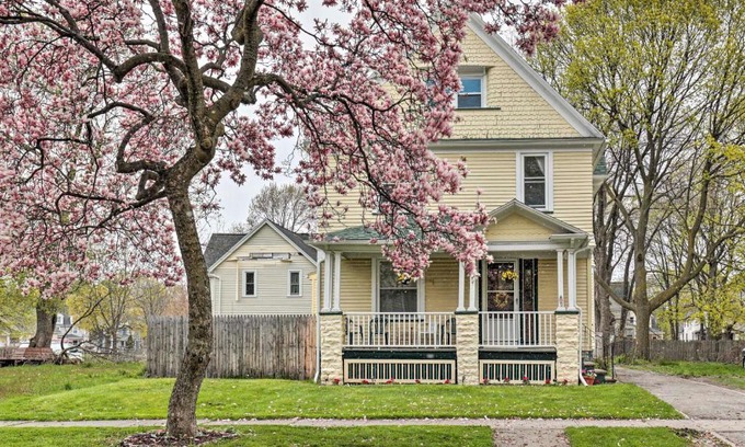 Rochester Apartment | Idyllic Rochester Apartment 2 Miles to Downtown!