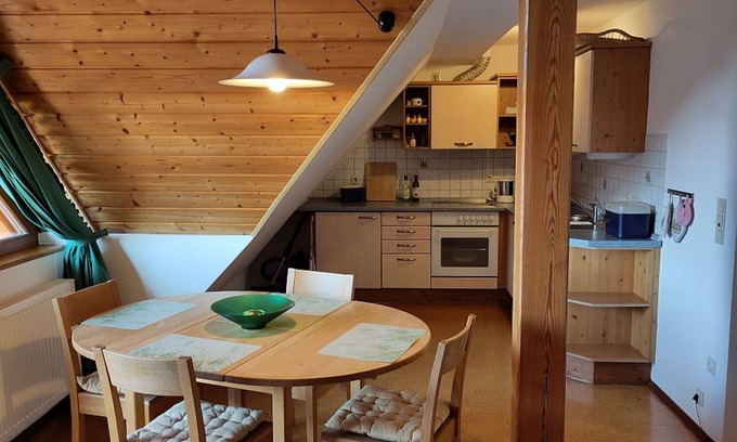 Gunzenhausen Apartment | Idyllic vacation apartment for up to 6 people (64 m²) with covered south-facing balcony
